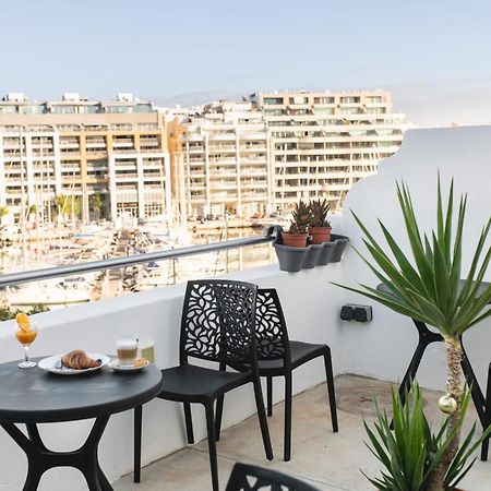 Privilege Suite Pieta Bagian luar foto
