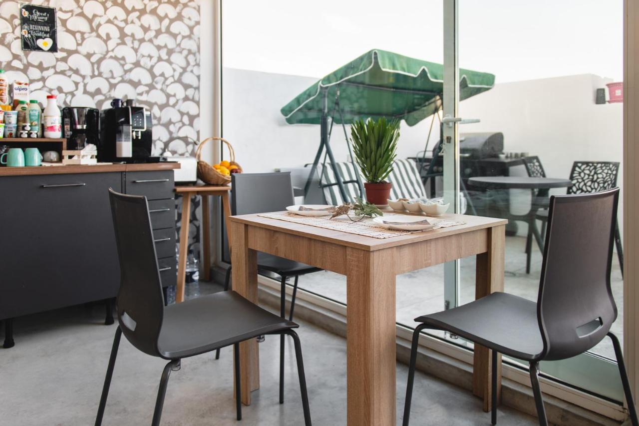 Privilege Suite Pieta Bagian luar foto
