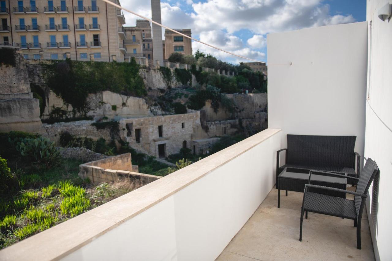 Privilege Suite Pieta Bagian luar foto