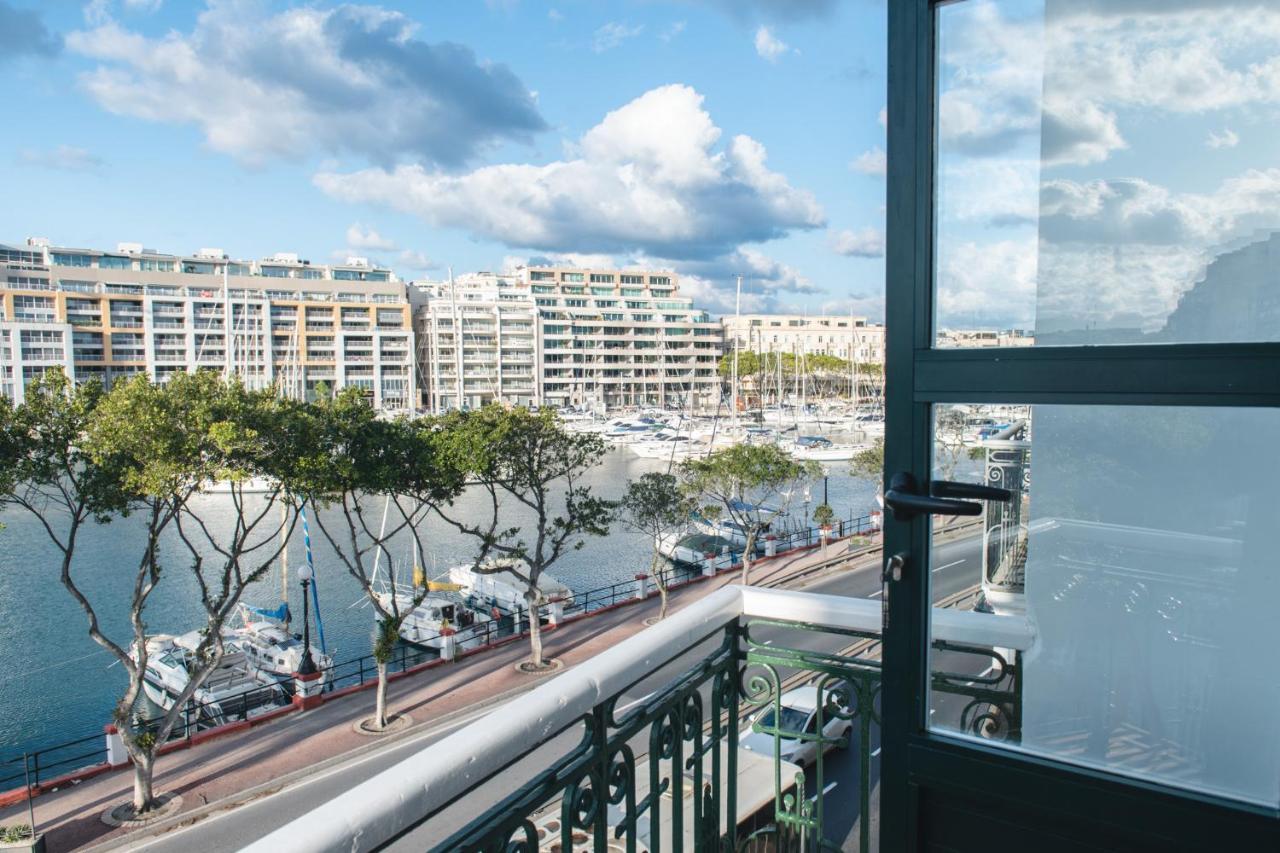 Privilege Suite Pieta Bagian luar foto