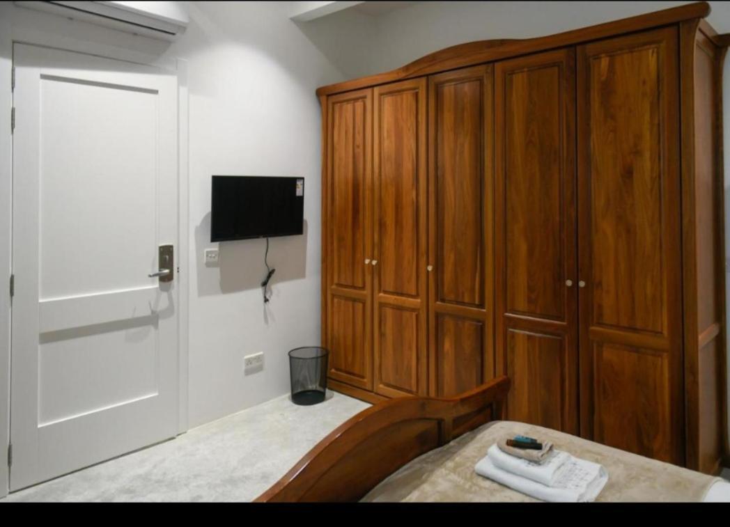 Privilege Suite Pieta Bagian luar foto